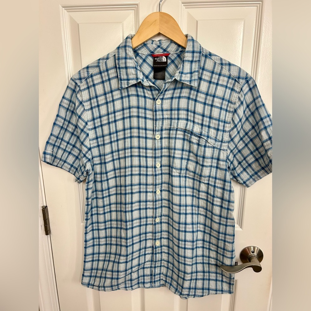 The North Face Blue Plaid Checkered Short Sleeve Button Front Collared Shirt Med